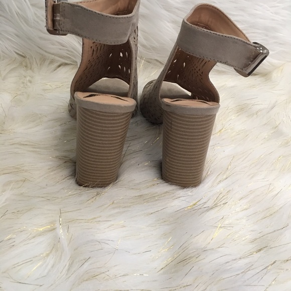 Open toe Booties - Picture 4 of 5